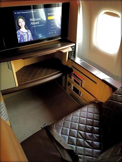 Singapore Airlines First Class Review Singapore (SIN) to San Francisco (SFO) via Hong Kong (HKG) SQ2 777-300ER