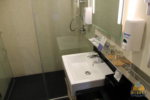 Review: Holiday Inn Express Jakarta Thamrin, Indonesia