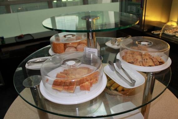 Review: Thai Airways Business Class Lounge & regional business class to Chengdu, China TG618