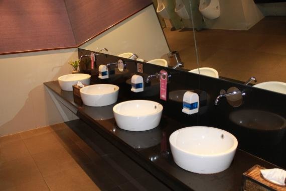 Review: Thai Airways Business Class Lounge & regional business class to Chengdu, China TG618