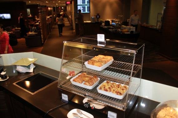 Review: Thai Airways Business Class Lounge & regional business class to Chengdu, China TG618