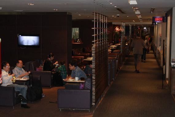 Review: Thai Airways Business Class Lounge & regional business class to Chengdu, China TG618