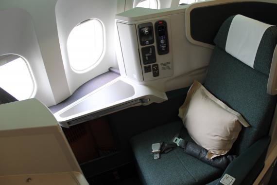 Review: Cathay Pacific Business Class Hong Kong (HKG) to Kuala Lumpur (KUL) – CX 723