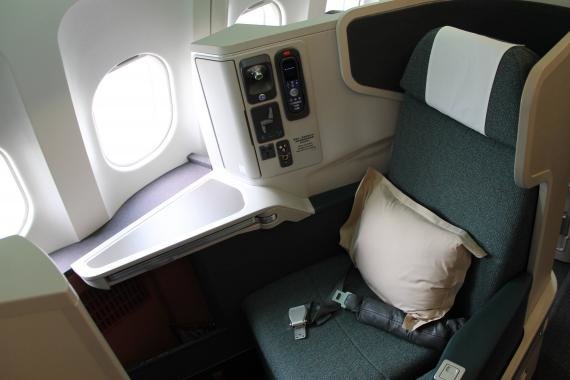 Review: Cathay Pacific Business Class Hong Kong (HKG) to Kuala Lumpur (KUL) – CX 723
