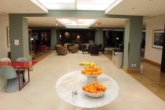 Review: British Airways Galleries Lounge at New York JFK (used as Cathay Pacific lounge)