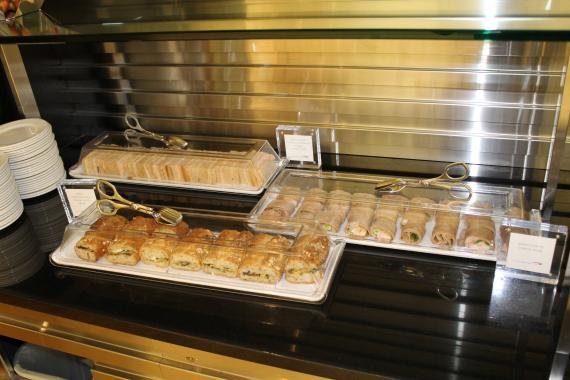 Review: British Airways Galleries Lounge at New York JFK (used as Cathay Pacific lounge)