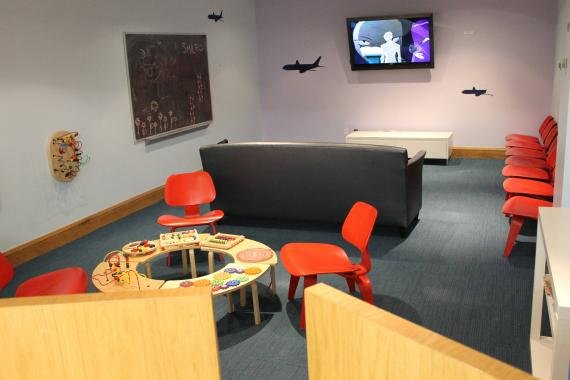 Review: British Airways Galleries Lounge at New York JFK (used as Cathay Pacific lounge)