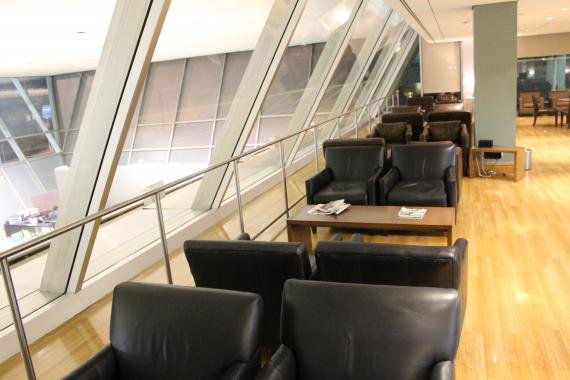 Review: British Airways Galleries Lounge at New York JFK (used as Cathay Pacific lounge)