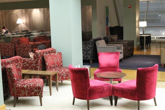 Review: British Airways Galleries Lounge at New York JFK (used as Cathay Pacific lounge)