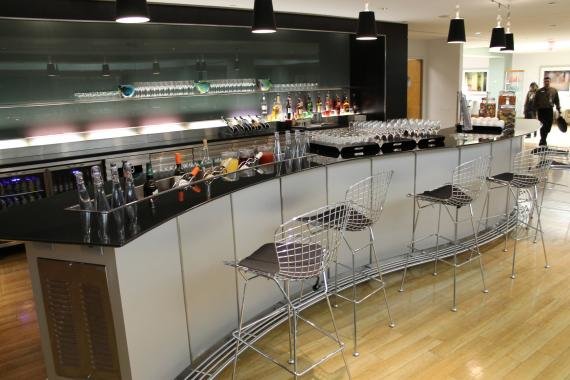 Review: British Airways Galleries Lounge at New York JFK (used as Cathay Pacific lounge)