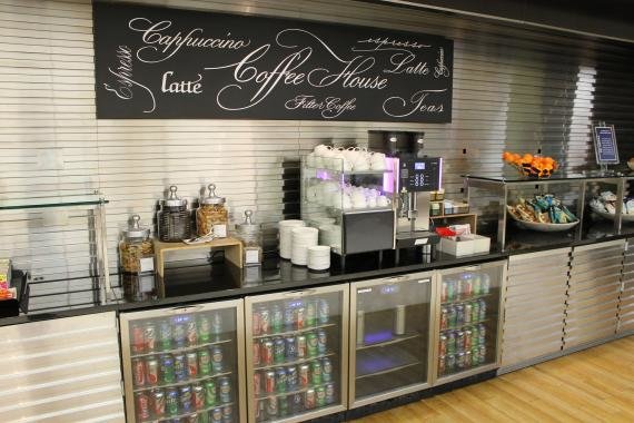 Review: British Airways Galleries Lounge at New York JFK (used as Cathay Pacific lounge)