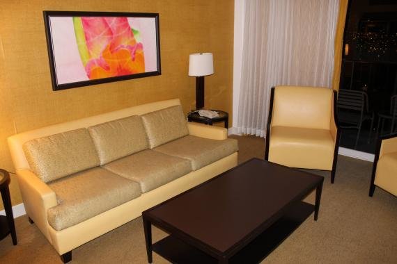 Review: Hilton Waikiki Beach Hotel (formerly Prince Kuhio Hotel)