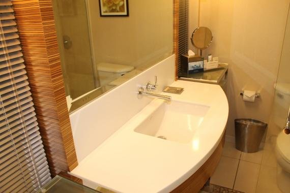 Review: Hilton Waikiki Beach Hotel (formerly Prince Kuhio Hotel)