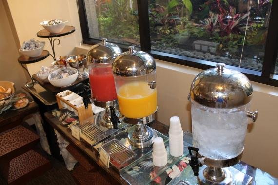 Review: Hilton Waikiki Beach Hotel (formerly Prince Kuhio Hotel)