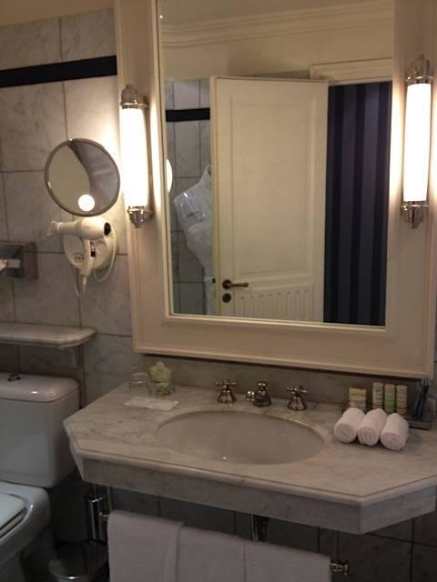 Radisson Blu Le Dokhan’s Hotel, Paris Trocadero Hotel Review