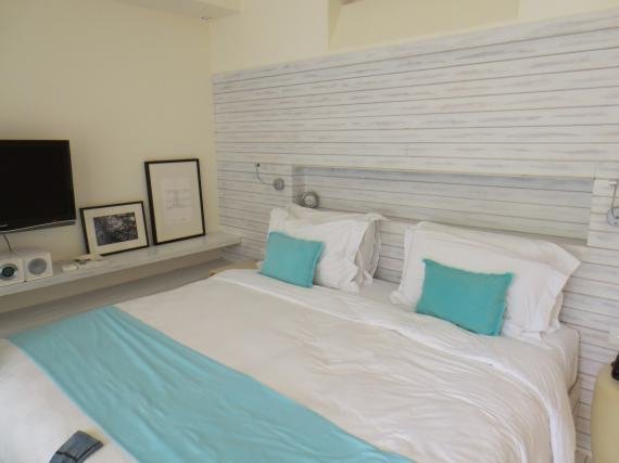room1_9701.jpg