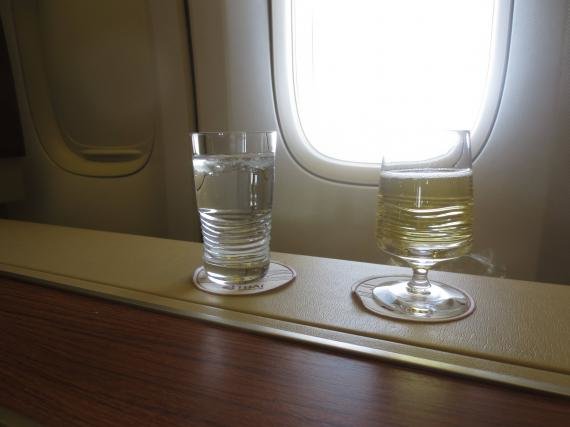Thai Airways First Class (Suites) Tokyo, Japan to Bangkok, Thailand (BKK) Review