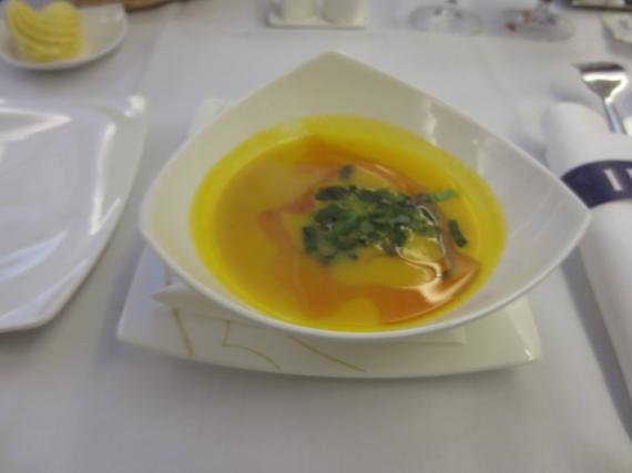 Thai Airways First Class (Suites) Tokyo, Japan to Bangkok, Thailand (BKK) Review