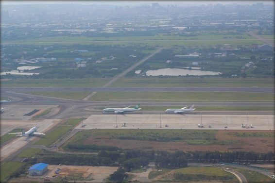 China Airlines Regional Business Class Review Taipei (TPE) to Osaka (KIX) A330
