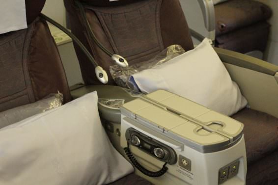 China Airlines Business Class Review Tokyo (NRT) to Taipei (TPE) on a 747