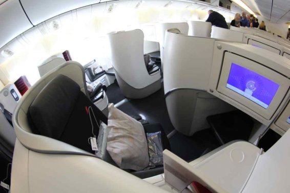 Air France Business Class Review (NEW Cabin) Paris (CDG) to Dubai (DXB) 777-300 ER and Air France Business Class Lounge Review