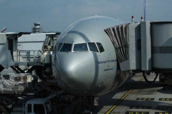 KLM Business Class Review (new cabin) Kuala Lumpur (KUL) – Jakarta (CGK) 777-300ER and Malaysia Airlines Golden Lounge KLIA Review