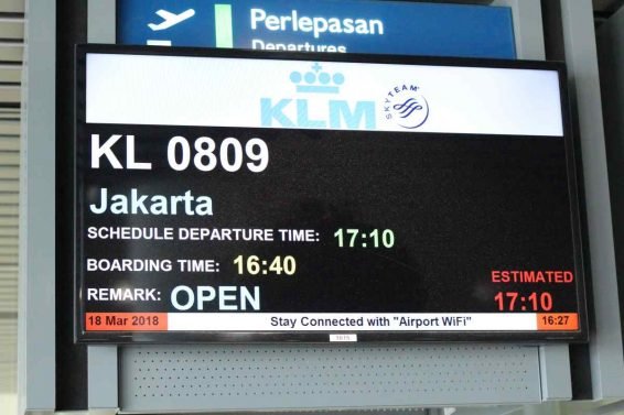 KLM Business Class Review (new cabin) Kuala Lumpur (KUL) – Jakarta (CGK) 777-300ER and Malaysia Airlines Golden Lounge KLIA Review