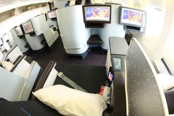 KLM Business Class Review (new cabin) Kuala Lumpur (KUL) – Jakarta (CGK) 777-300ER and Malaysia Airlines Golden Lounge KLIA Review