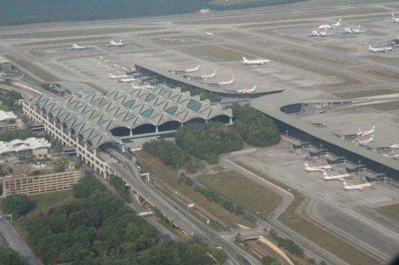 KLM Business Class Review (new cabin) Kuala Lumpur (KUL) – Jakarta (CGK) 777-300ER and Malaysia Airlines Golden Lounge KLIA Review