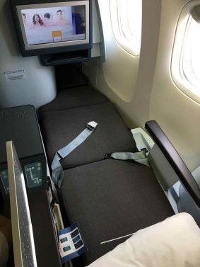 KLM Business Class Review (new cabin) Kuala Lumpur (KUL) – Jakarta (CGK) 777-300ER and Malaysia Airlines Golden Lounge KLIA Review