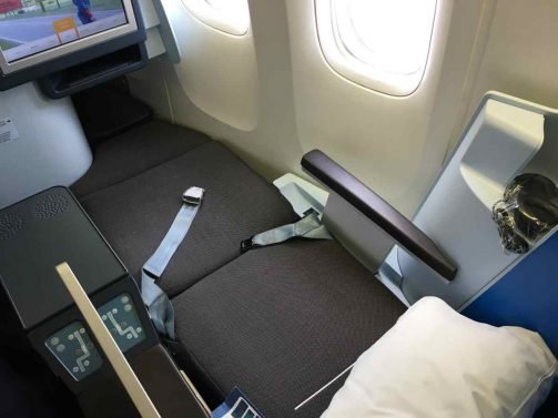 KLM Business Class Review (new cabin) Kuala Lumpur (KUL) – Jakarta (CGK) 777-300ER and Malaysia Airlines Golden Lounge KLIA Review