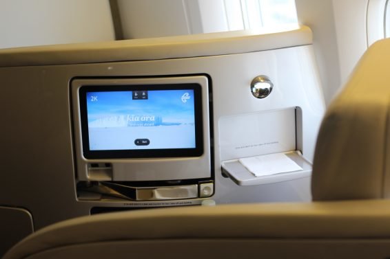 Air New Zealand Business Class / Economy Class Review Auckland (AKL) to Brisbane (BNE) 777-200