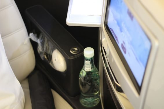 Air New Zealand Business Class / Economy Class Review Auckland (AKL) to Brisbane (BNE) 777-200