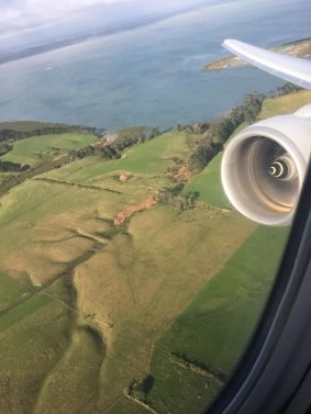 Air New Zealand Business Class / Economy Class Review Auckland (AKL) to Brisbane (BNE) 777-200