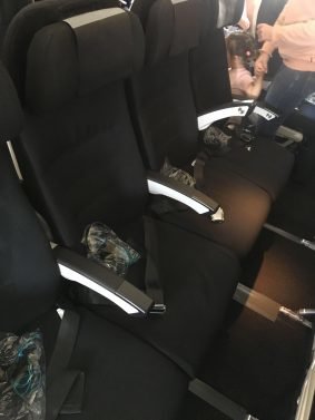 Air New Zealand Business Class / Economy Class Review Auckland (AKL) to Brisbane (BNE) 777-200