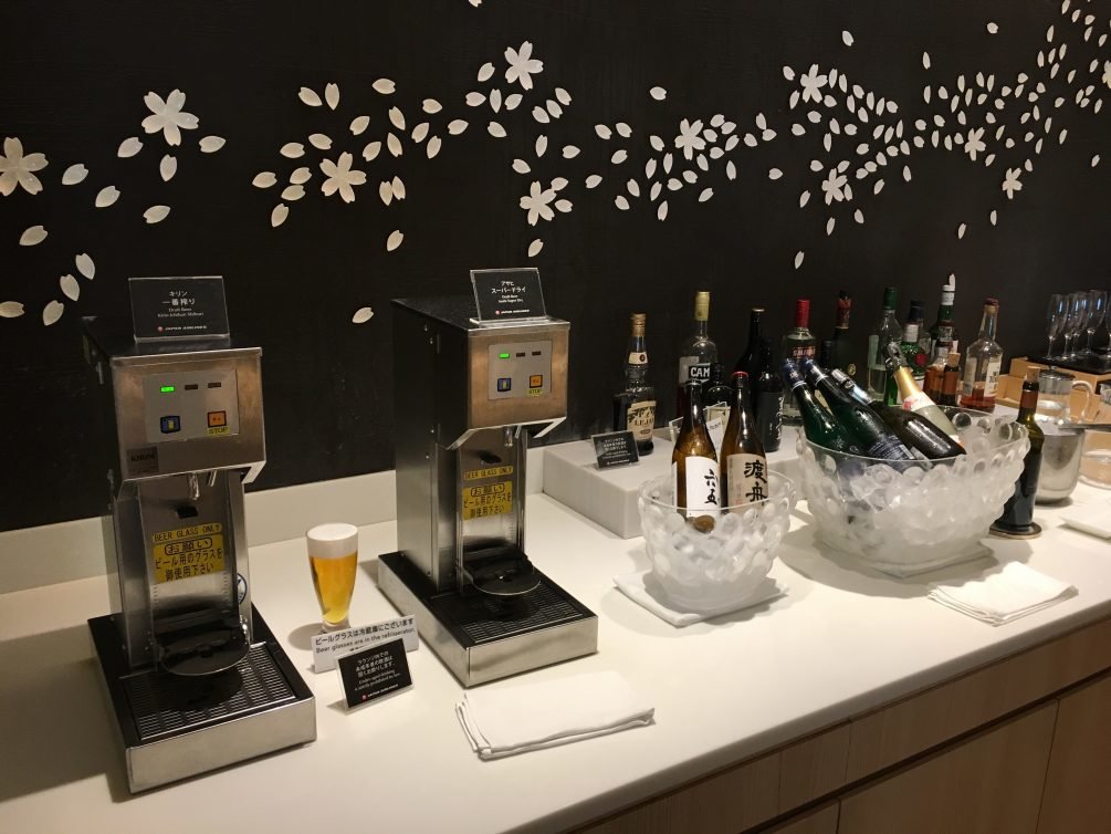 Japan Airlines Regional Business Class Review Tokyo (HND) to Bangkok (BKK), 777 SKY SUITES Herringbone (Zodiac Layout) and Sakura Lounge Tokyo Review
