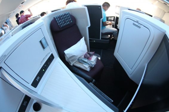 Japan Airlines Regional Business Class Review Tokyo (HND) to Bangkok (BKK), 777 SKY SUITES Herringbone (Zodiac Layout) and Sakura Lounge Tokyo Review