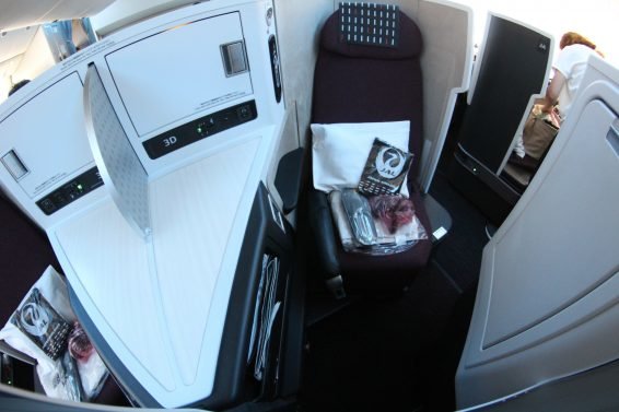 Japan Airlines Regional Business Class Review Tokyo (HND) to Bangkok (BKK), 777 SKY SUITES Herringbone (Zodiac Layout) and Sakura Lounge Tokyo Review