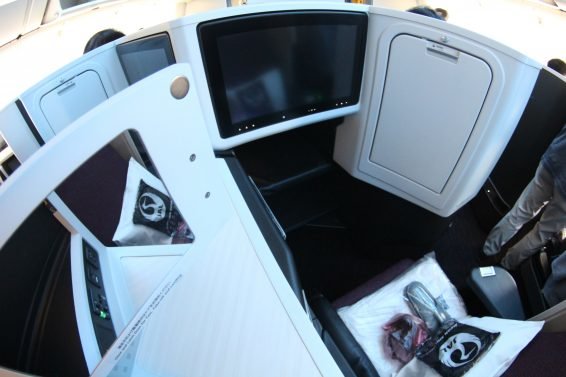 Japan Airlines Regional Business Class Review Tokyo (HND) to Bangkok (BKK), 777 SKY SUITES Herringbone (Zodiac Layout) and Sakura Lounge Tokyo Review