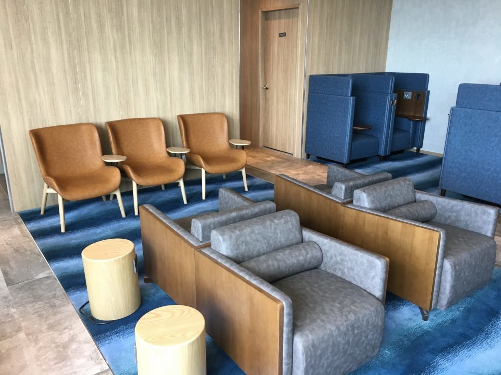 Cathay Pacific Economy Review Cebu (CEB) to Hong Kong (HKG) A330, Plaza Premium Lounge Cebu Review and Cathay Pacific Economy Review Hong Kong (HKG) to San Francisco (SFO) A359