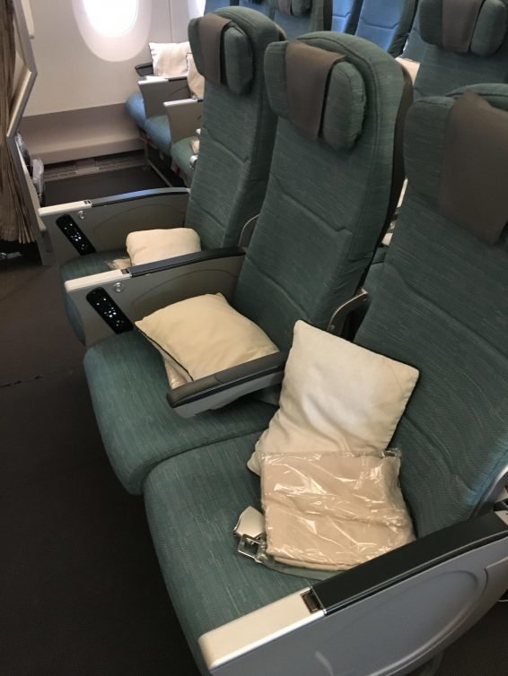 Cathay Pacific Economy Review Cebu (CEB) to Hong Kong (HKG) A330, Plaza Premium Lounge Cebu Review and Cathay Pacific Economy Review Hong Kong (HKG) to San Francisco (SFO) A359