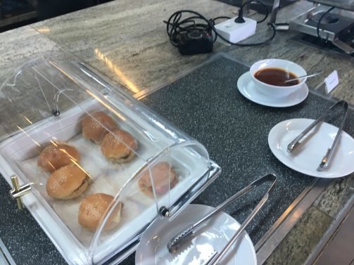 Air Mauritius Review Economy Mauritius (MRU) to Antananarivo (TNR) A340 plus Air Mauritius Business Class lounge