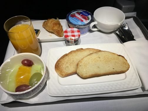 Iberia NEW Business Class Review A350 New York (JFK) to Madrid (MAD) – The proud and the lazy… plus BA First Lounge New York Terminal 7 and Alaska Lounge Terminal 7