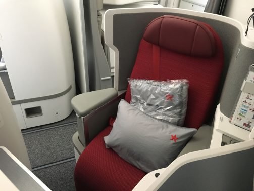 My review of Hong Kong Airlines Business Class A350 San Francisco/ Los Angeles to Hong Kong and A330 to Taipei