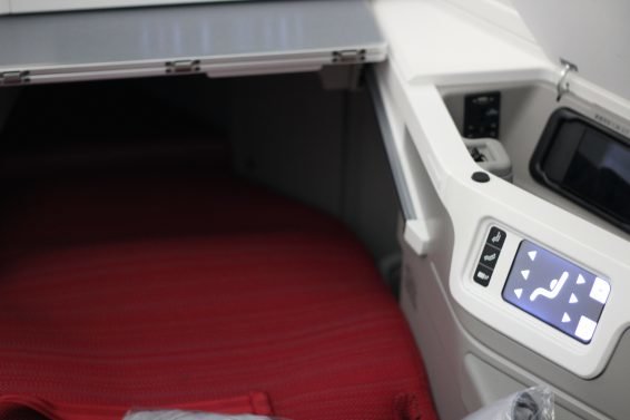 My review of Hong Kong Airlines Business Class A350 San Francisco/ Los Angeles to Hong Kong and A330 to Taipei